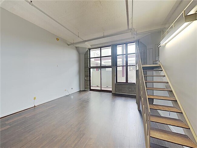 Building Photo - 5850 Centre Ave