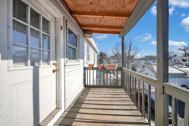 Building Photo - 25 5th Ave