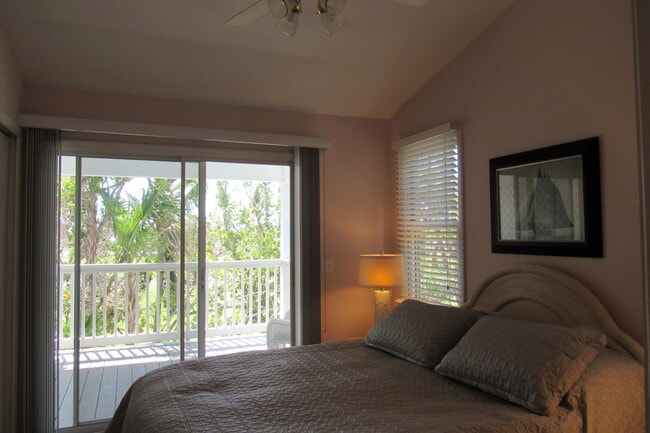 Building Photo - Fully Furnished 2 Bed 1.5 bath Home in the Key West Golf Club Community
