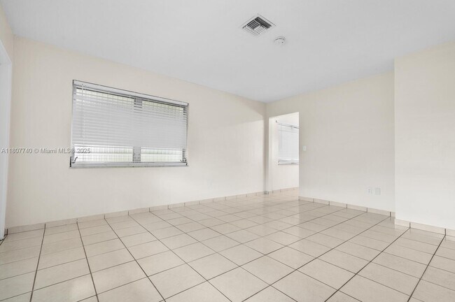 Building Photo - 5833 Taylor St