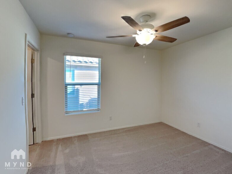 Building Photo - 10761 W Wexford Ln