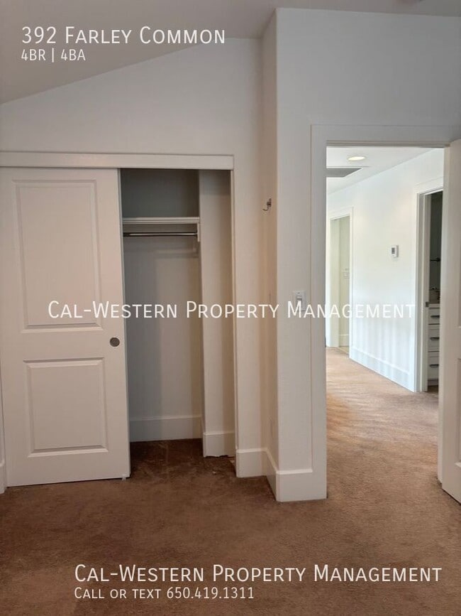Building Photo - 392 Farley Common