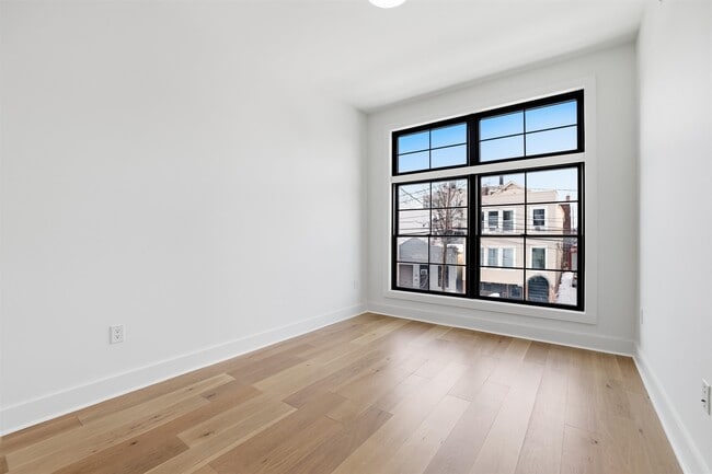 Building Photo - 194 Cambridge Ave