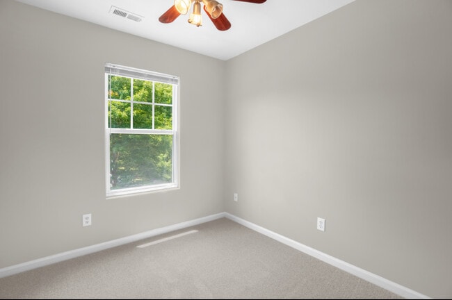 Building Photo - 202 Tallula Ln
