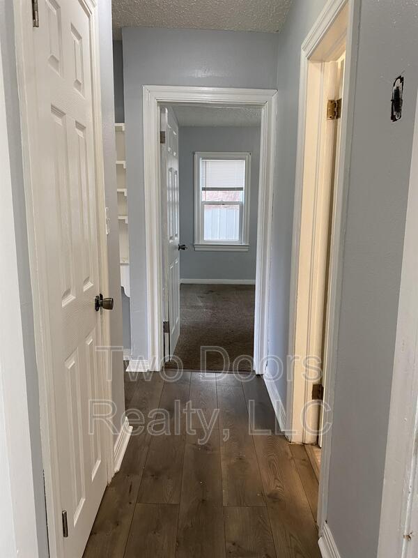 Building Photo - 632 SW 44th St