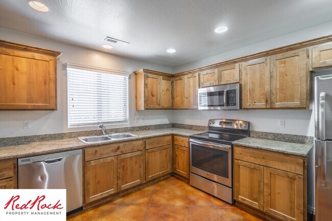 Building Photo - 2801 E 450 N