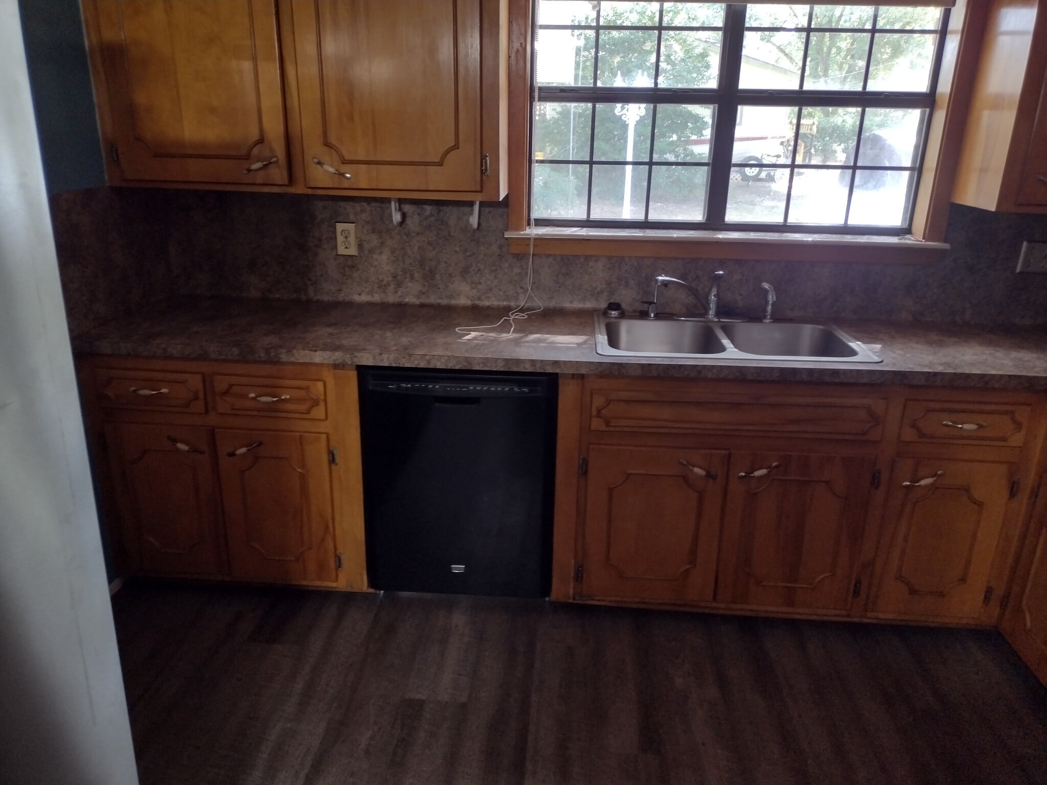 DishWasher - 1620 Landry Dr