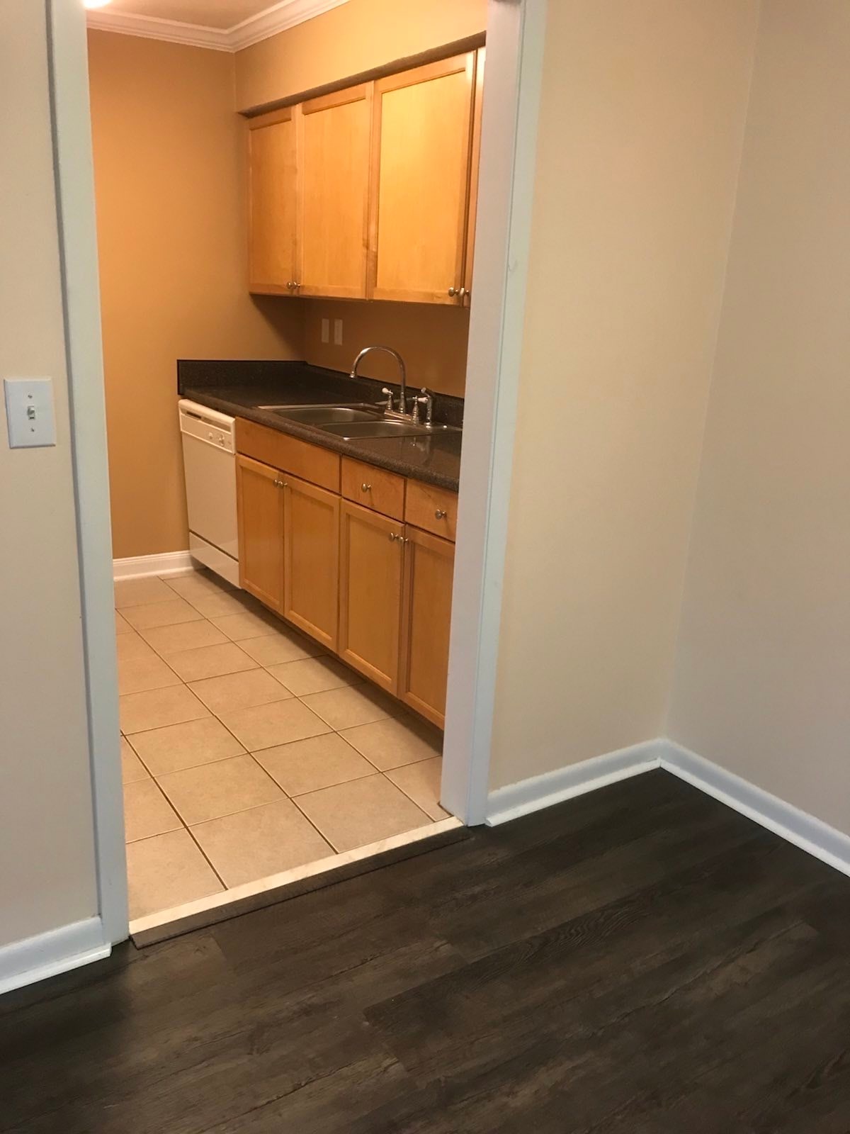 Kitchen - 1150 Collier Rd NW