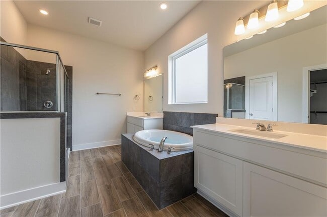 Building Photo - 178 Brooks Ranchi Dr