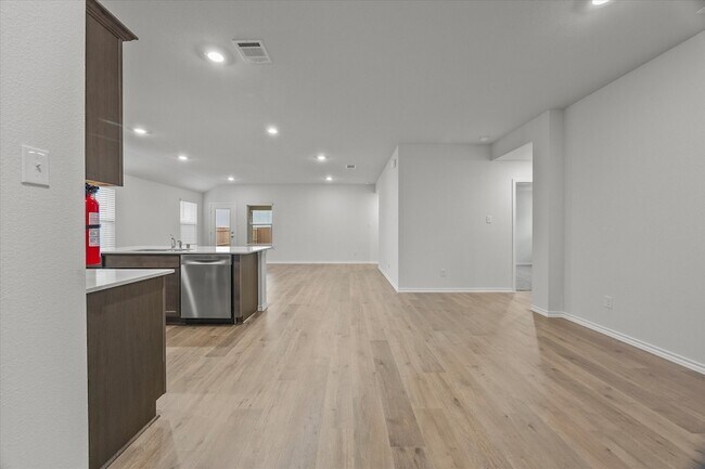 Building Photo - 2307 Albert Ln
