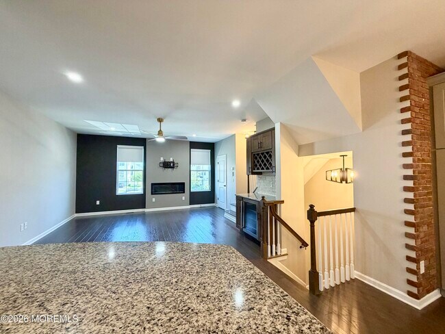 Building Photo - 305 Spirit Wy