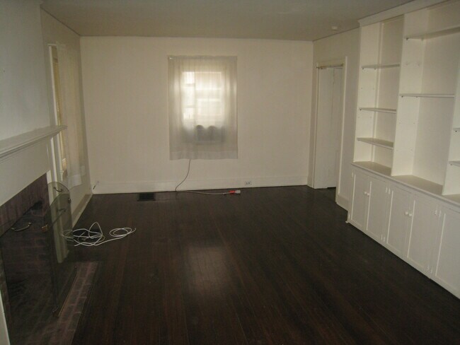 Living Room - 45 Saint Austins Plz