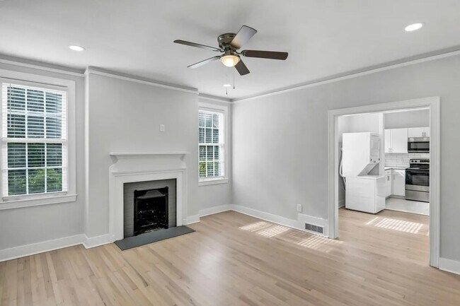 Building Photo - Pre-Leasing for the 26-27 School Year! - H...