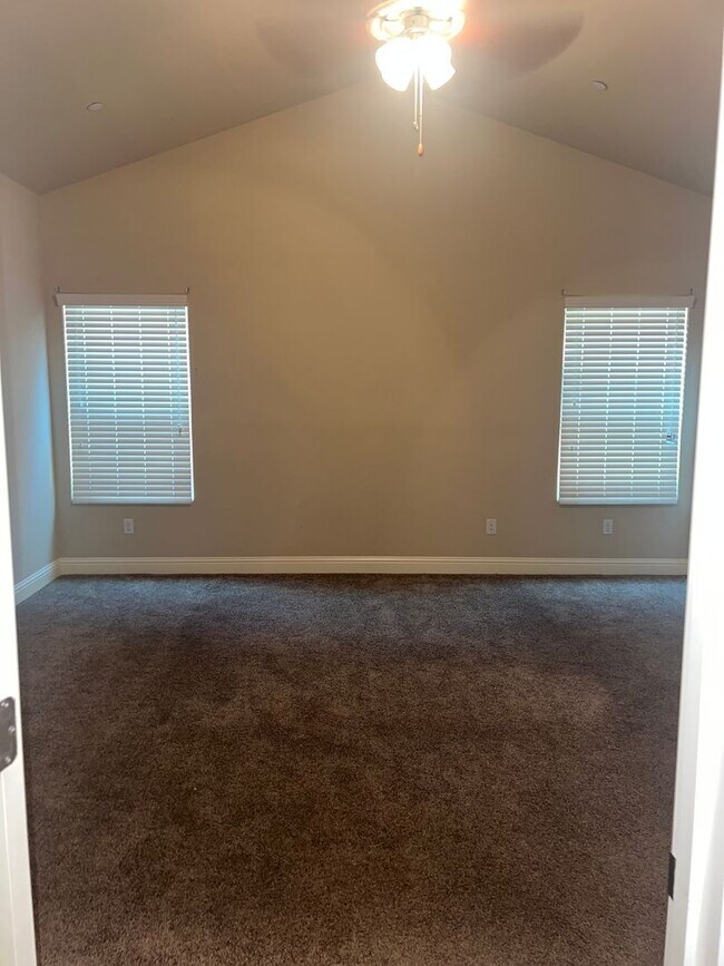 Building Photo - Charming Loma Vista Home