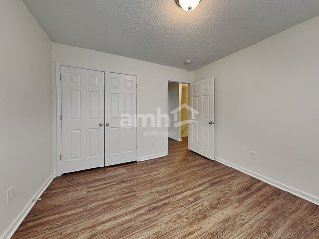 Building Photo - 712 Townsend Farm Dr