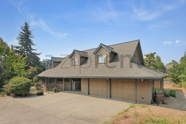 Building Photo - 10655 Woodinville Redmond Rd NE