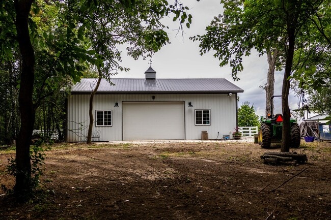 Building Photo - W1940 Co Rd D