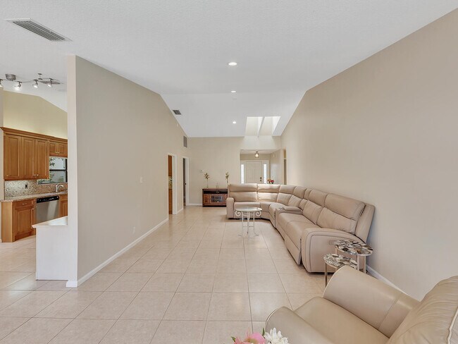 Building Photo - 7747 Villa Nova Dr