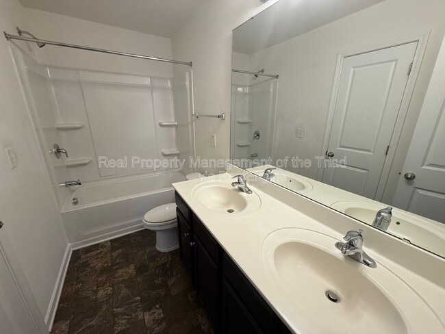 Building Photo - 1907 Northrop Dr