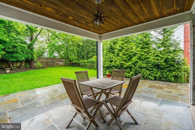 Building Photo - 5724 27th St NW