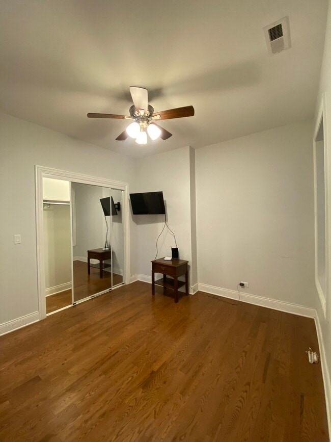 Building Photo - 1111 N Ashland Ave