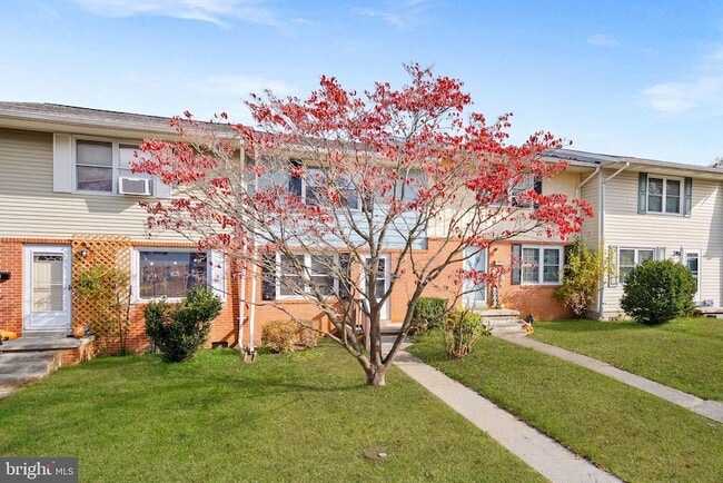 Building Photo - 210 Cameron St