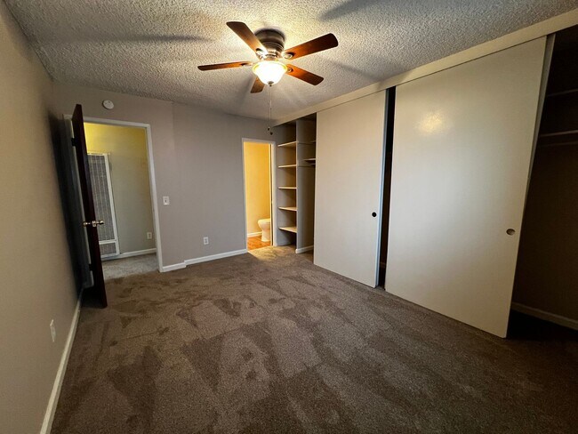 Building Photo - 2 Bedroom 1.5 Bath Whittier Apartment for Rent