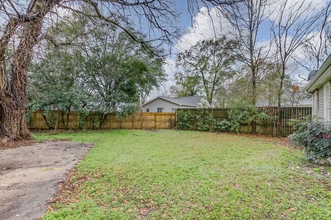 Building Photo - 70 Cedar