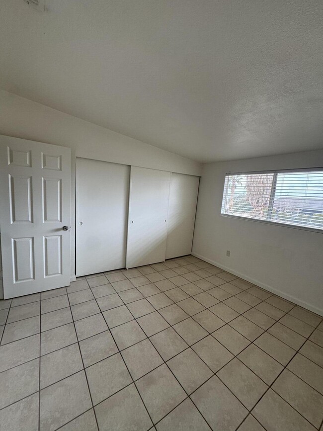 Building Photo - 5958 El Reposo St