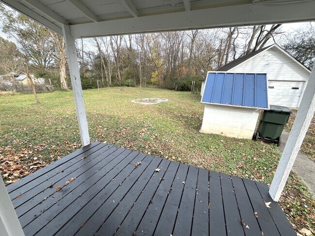 Building Photo - Great 2 Bed 1 Bath Home near MTSU!