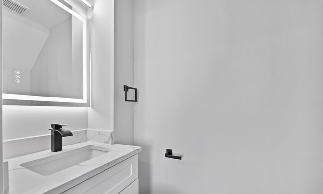 Building Photo - Sparrow Point #B