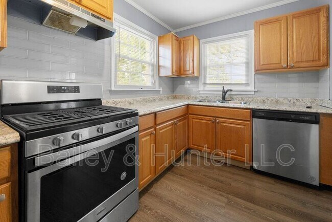 Building Photo - 1472 Norman Berry Dr