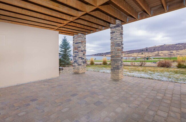 Building Photo - Stunning 3-Bed, 3-Bath Retreat with dedica...