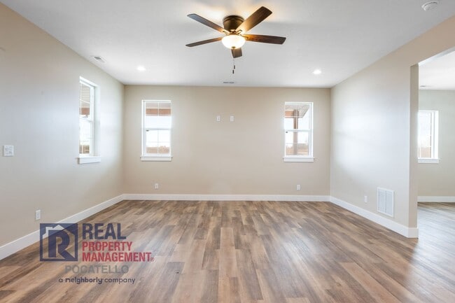 Building Photo - Brand New Construction 4 Bed 3.5 House - 2...
