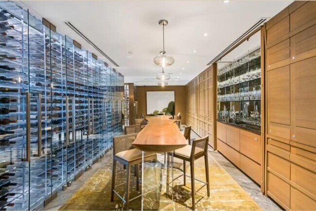 Building Photo - 2711 S Ocean Dr
