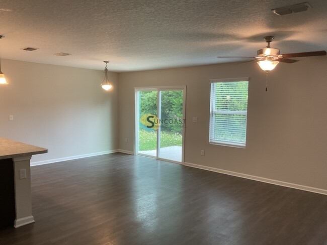 Building Photo - 7323 Richardson Rd