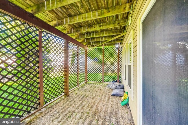 Building Photo - 6104 Cool Spring Terrace S