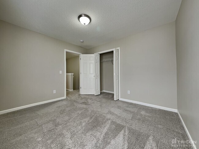 Building Photo - 208 Autumn Woods Dr