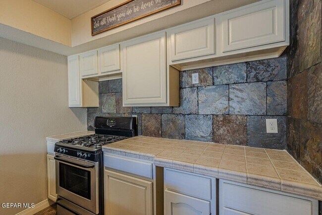 Building Photo - 11105 La Quinta Pl