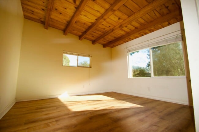 Building Photo - 2 Bedroom 1 bath - Bennett Valley