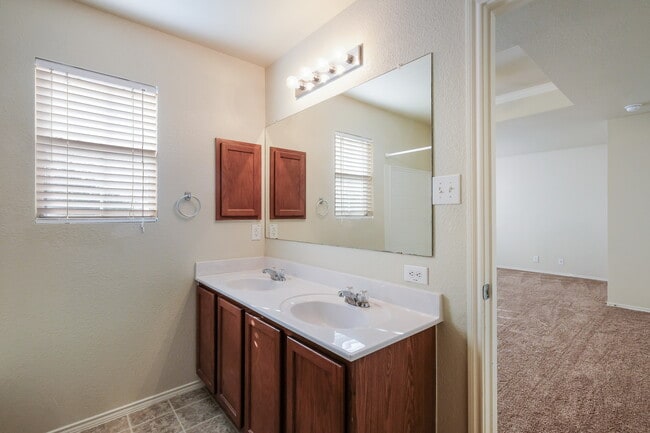 Building Photo - ***APPLICATION CURRENTLY UNDER REVIEW***MO...