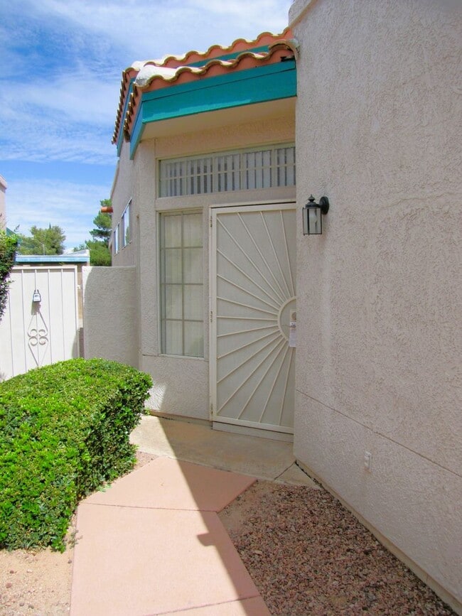 Building Photo - 2BR/2BA/2CG, 1437 sq.ft. rental w/ community pool in Sierra Springs subdivision in Sierra Vista, AZ