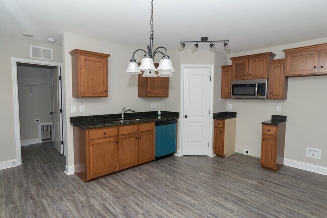 Building Photo - Beautiful  Home Available for Rent in SW Concord, NC