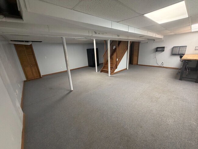 Building Photo - 43 S Westfield Rd
