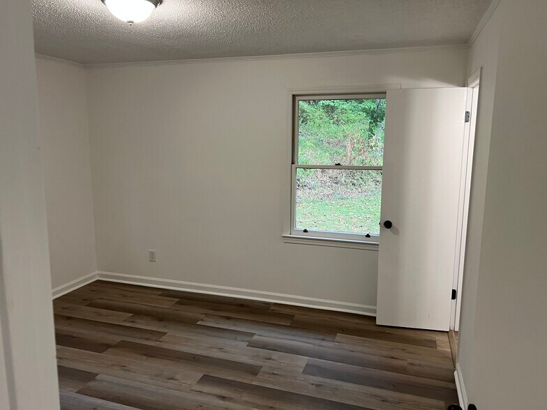 Master bedroom - 54 Sam King Rd