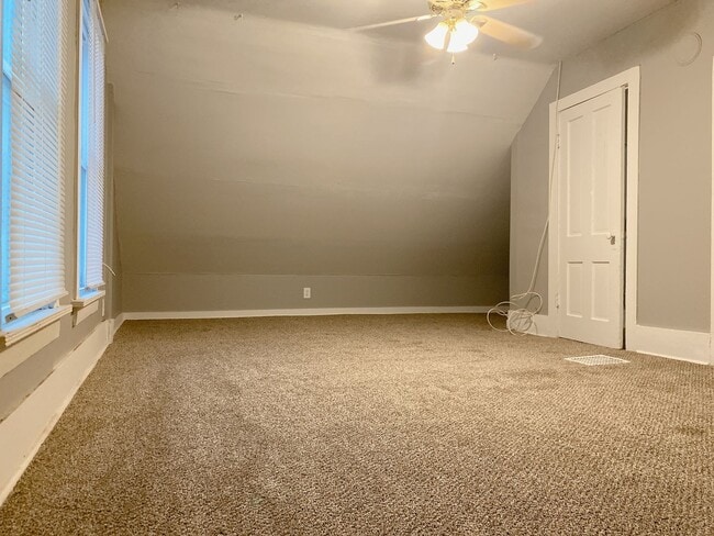 Building Photo - Updated 4 bed 2 bath house right in the heart of Benson.