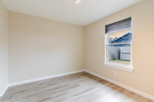 Building Photo - 10036 Delano Dr N