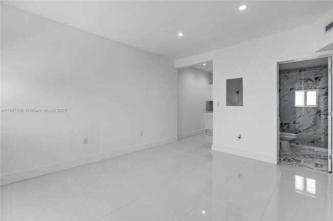 Building Photo - 21845 Goulds Ave