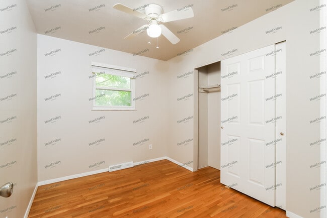 Building Photo - 1825 Violet Dr