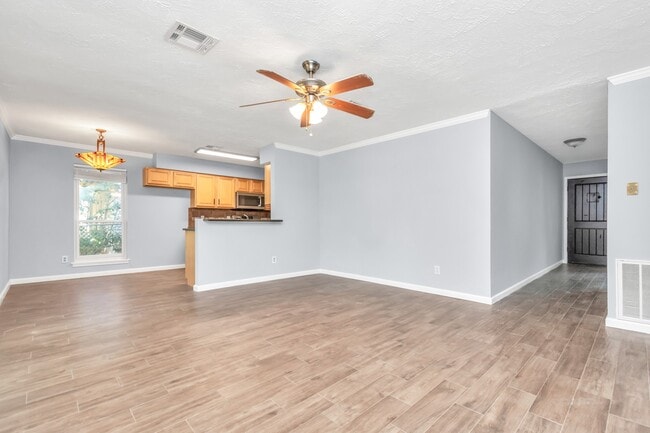 Building Photo - 13627 Greenridge Dr